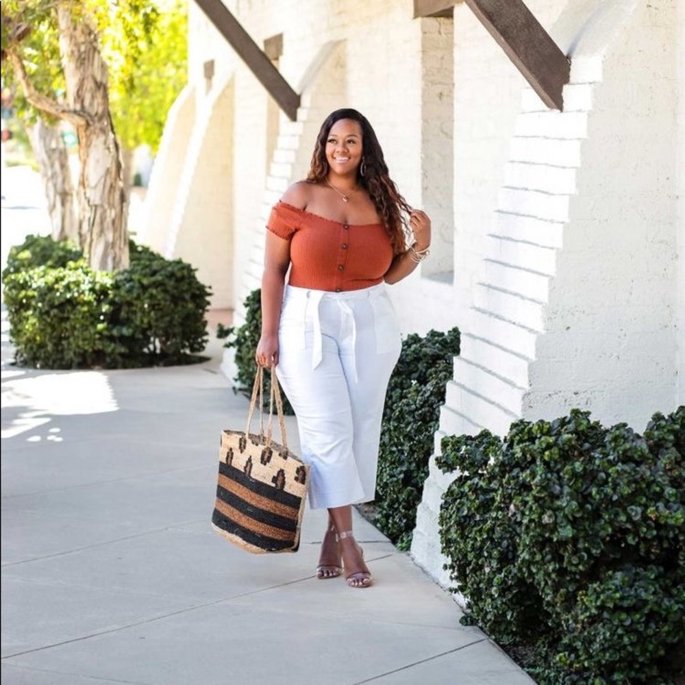 WARM NEUTRALS PLUS SIZE MYSTERY BOX 5 PIECES - Picture 6 of 17